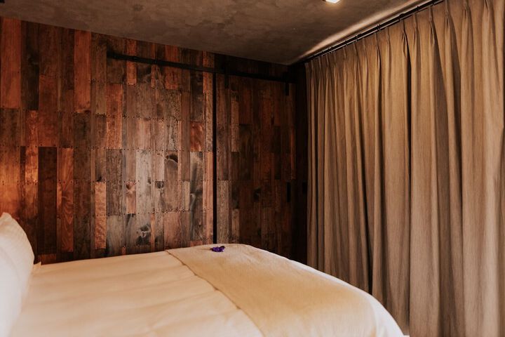 Room 53 of 250