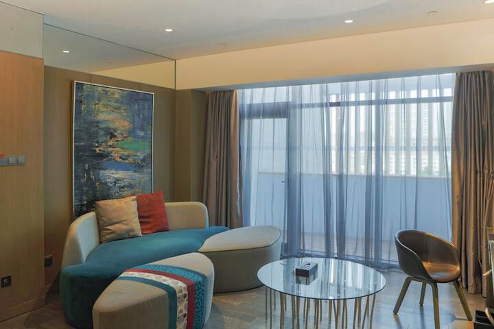 Room 10 of 65
