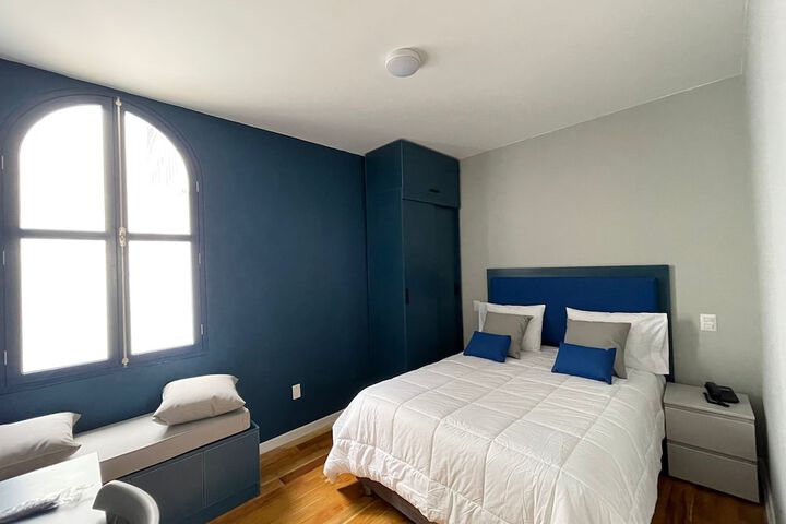 Room 8 of 50