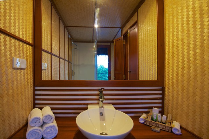 Room 16 of 35
