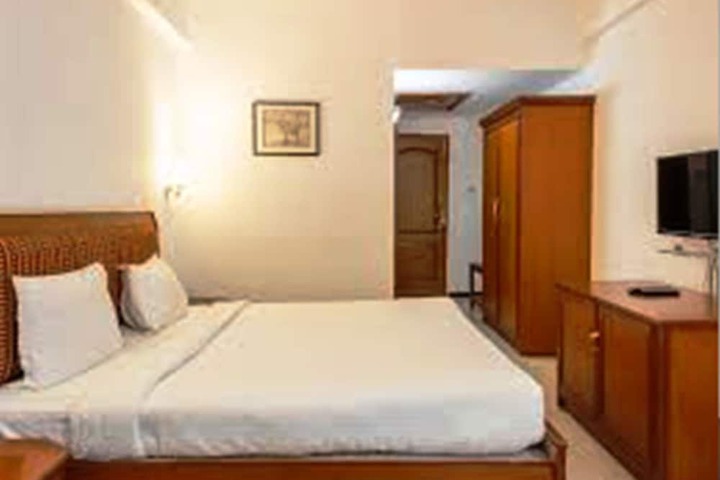 Room 14 of 165