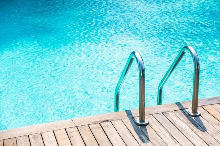 Pool 10 of 19