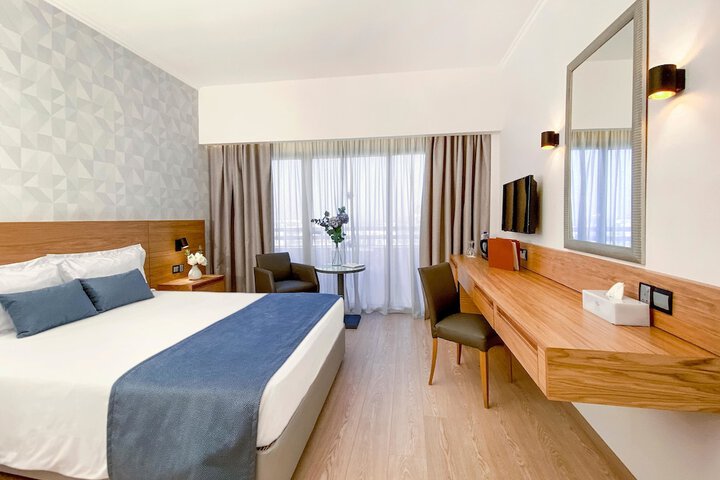 Room 19 of 121