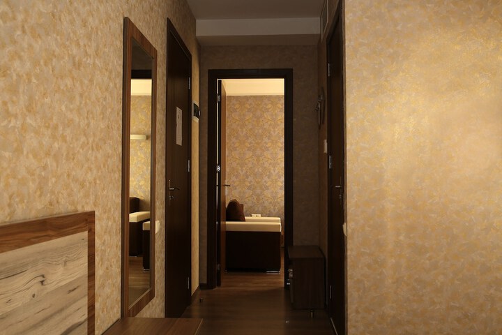 Room 27 of 53