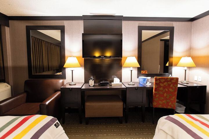 Room 16 of 34