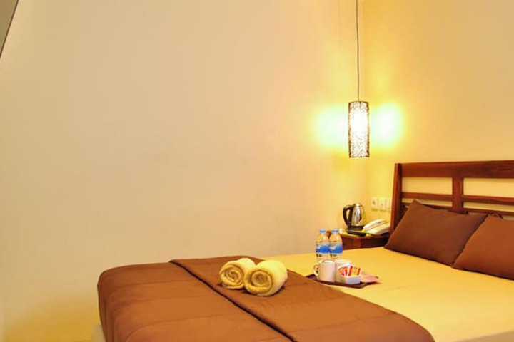 Room 6 of 23