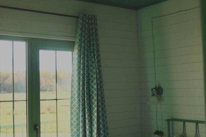 Room 19 of 86