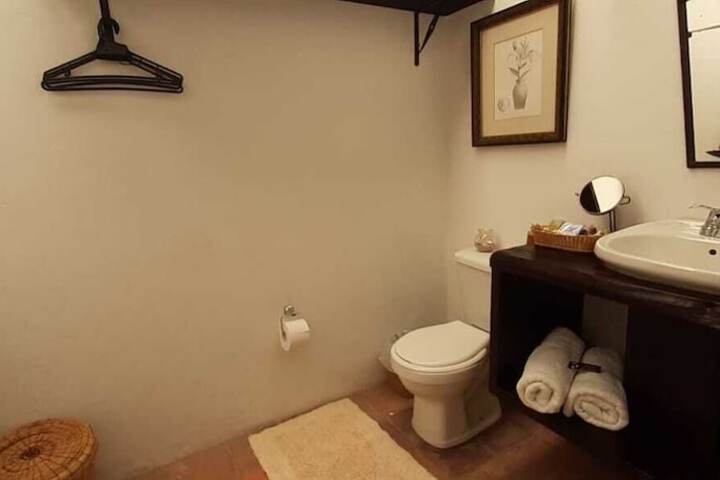 Room 21 of 48