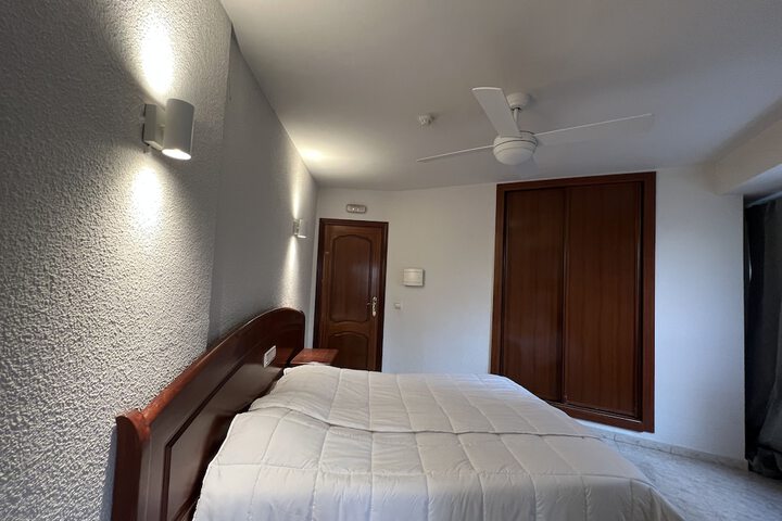Room 12 of 36