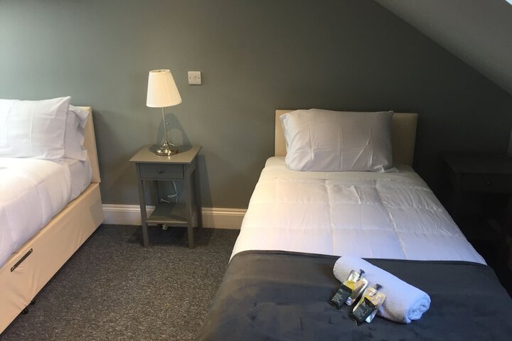 Room 49 of 283