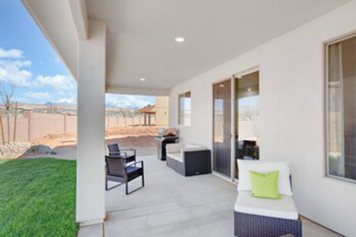 Terrace/Patio 3 of 38