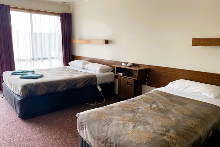 Room 2 of 16