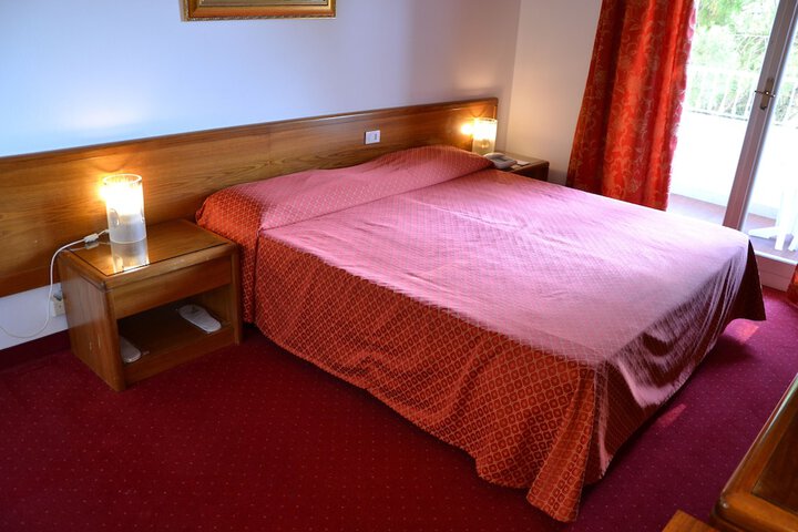 Room 12 of 53