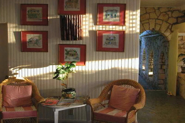 Room 2 of 8