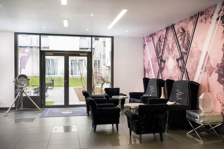 Entrance & Lobby
