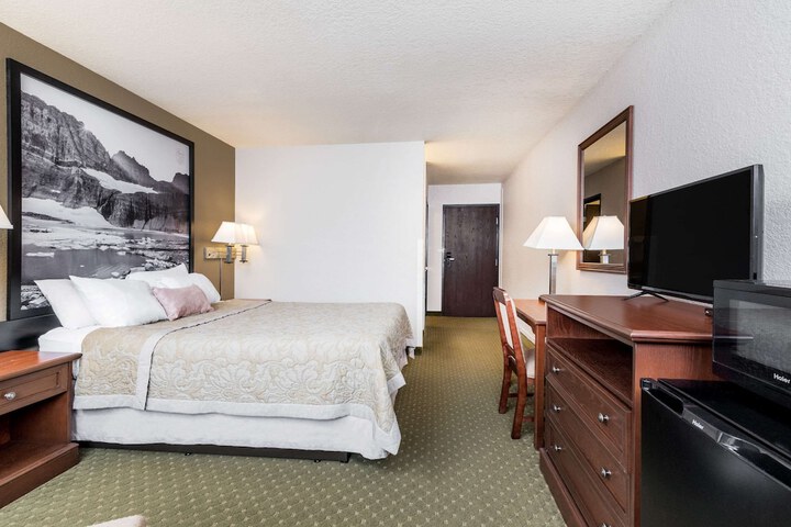 Room 10 of 20