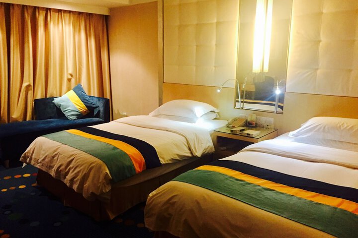 Room 6 of 23