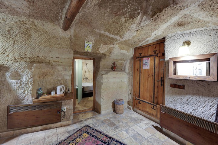 Room 19 of 74