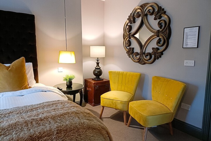 Room 6 of 38