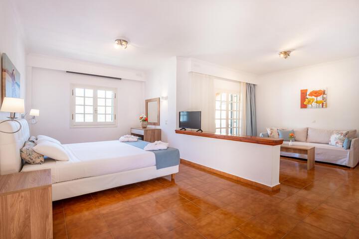 Room 28 of 37