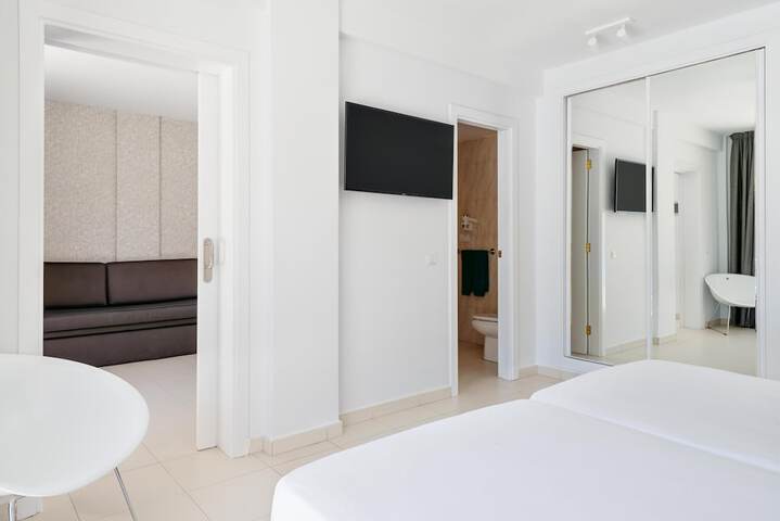 Room 7 of 26