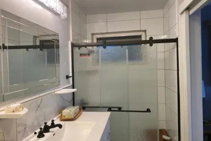 Room 7 of 28