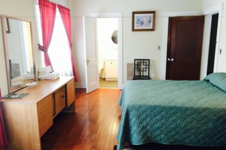 Room 82 of 246