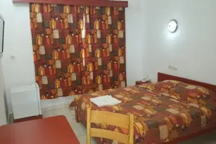 Room 4 of 11