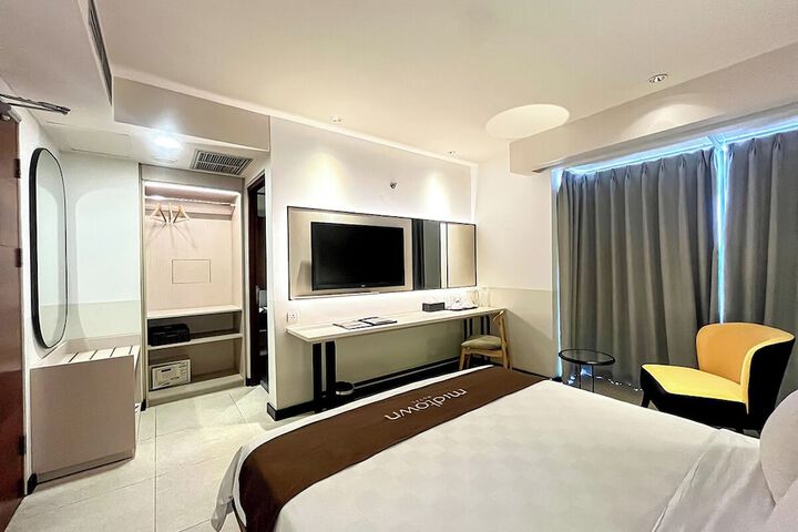 Room 27 of 52