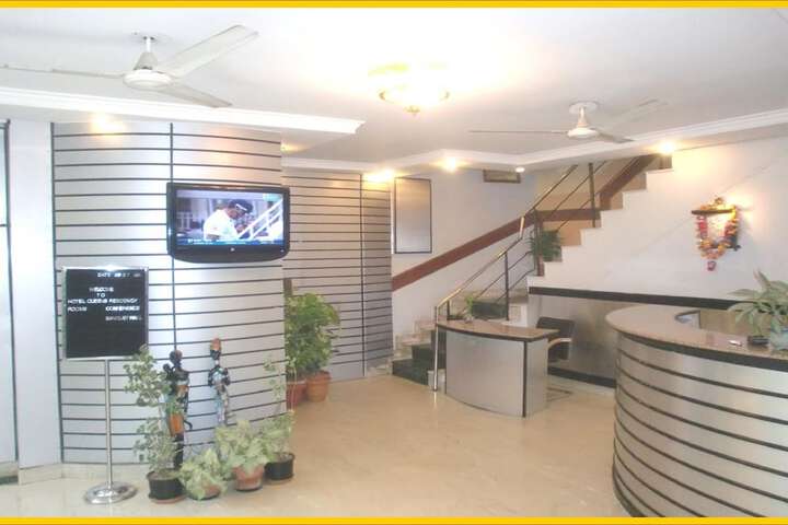 Hotel Queens Residency Gurgaon