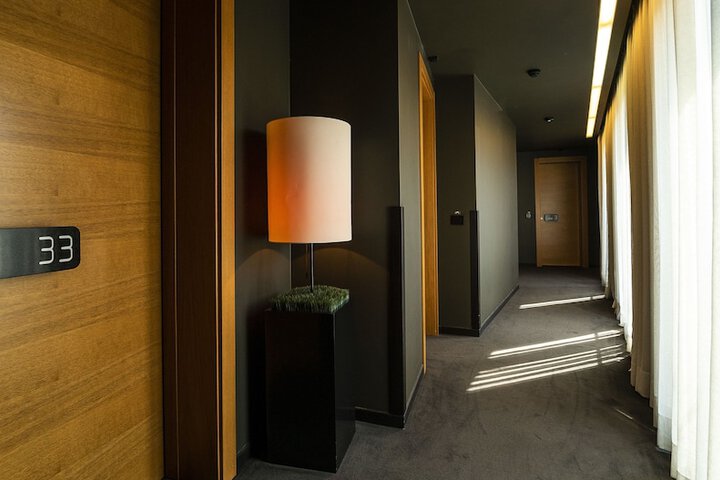 Ballroom/Hall 51 of 59