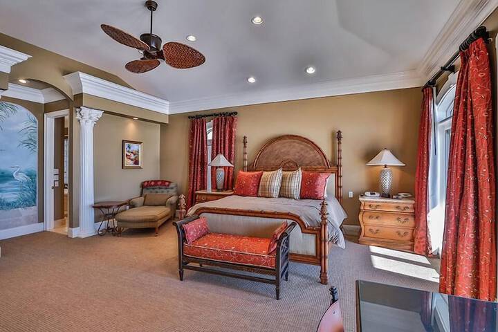 Room 2 of 33