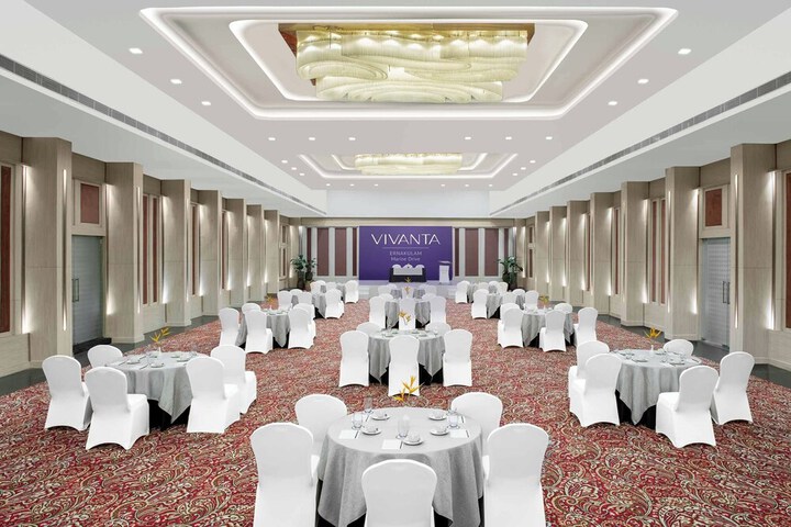 Ballroom/Hall 41 of 44