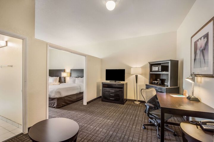 2 Double Beds Accessible (29 of 49)