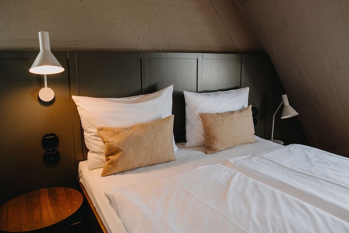 Room 21 of 42