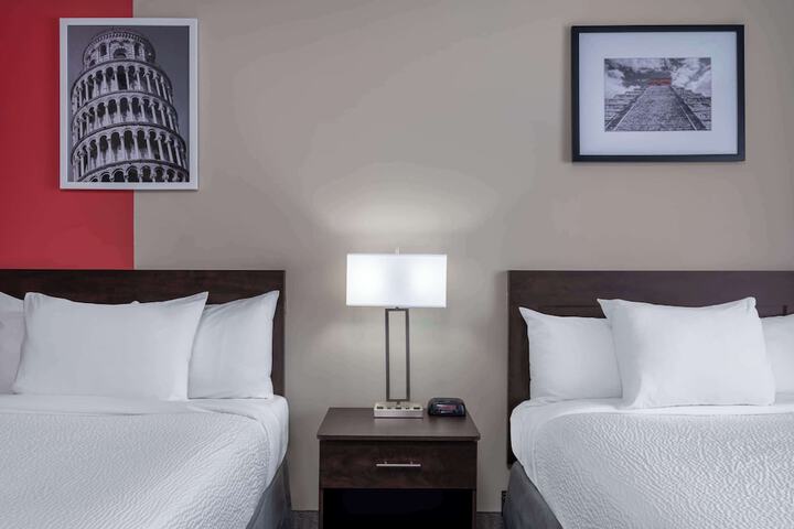 Room 28 of 90
