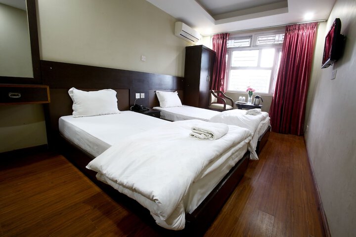 Room 14 of 28