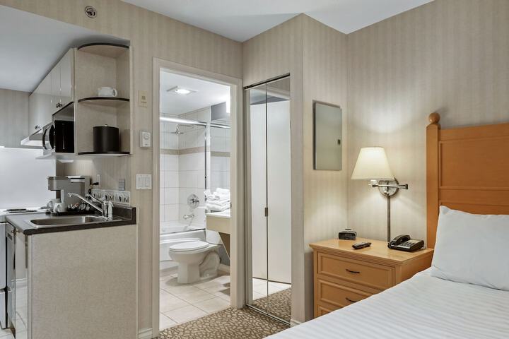 Room 22 of 40