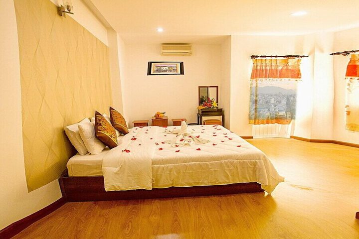 Room 15 of 30