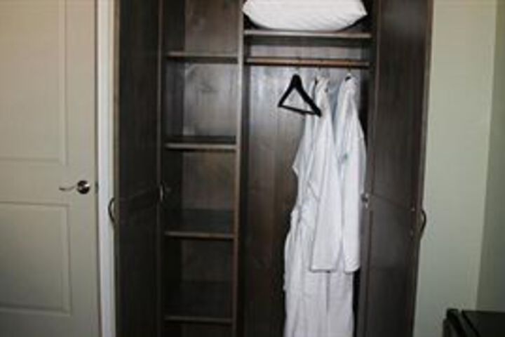 Room 9 of 15