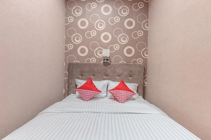 Room 4 of 13