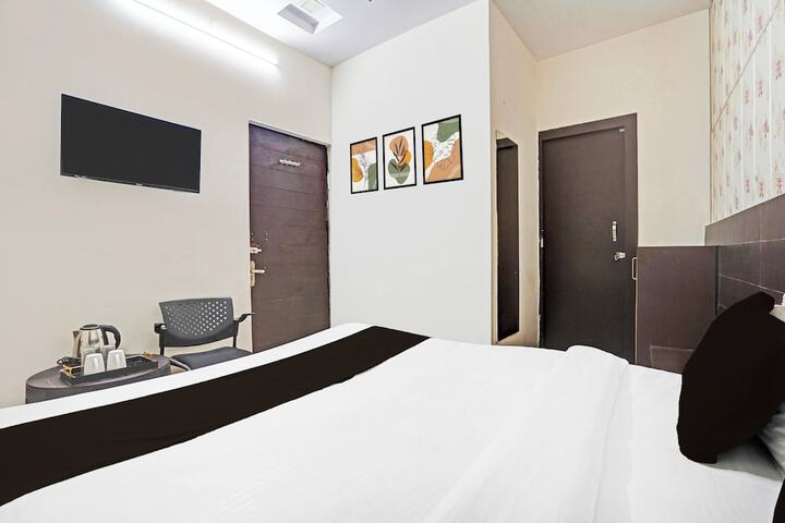 Room 12 of 35