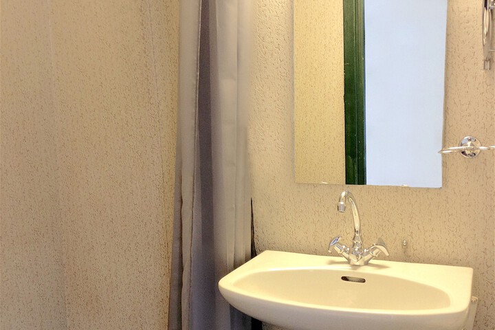 Room 34 of 70