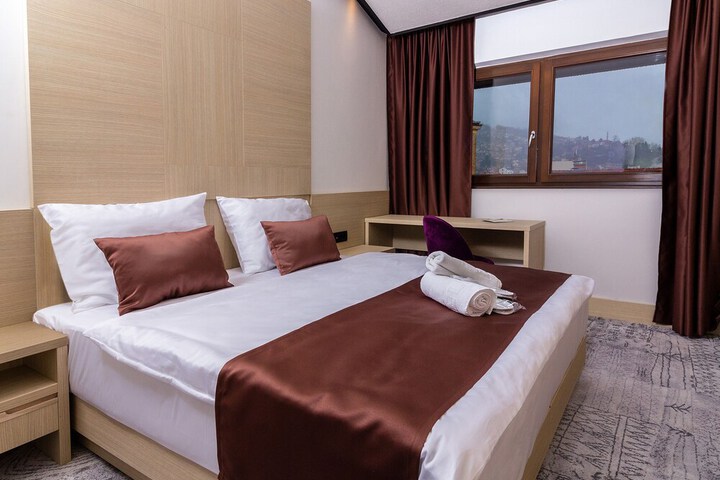 Room 10 of 47