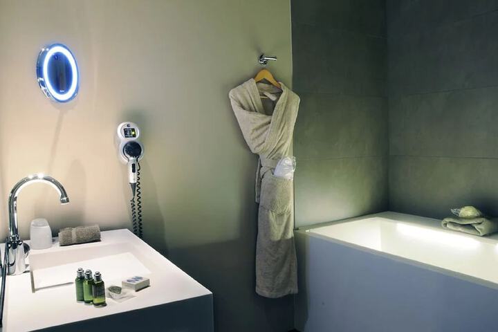 Room 49 of 87