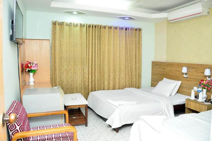 Room 17 of 42