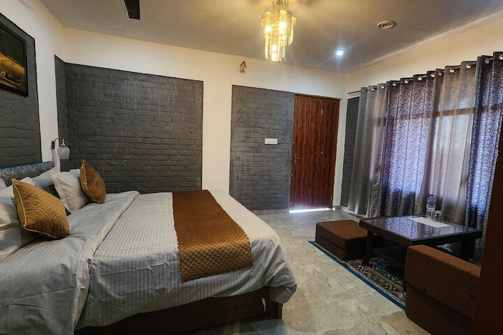 Room 7 of 78