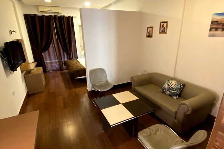 Room 9 of 12