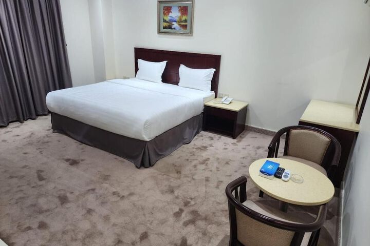Room 13 of 24
