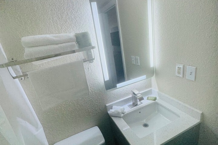 Room 7 of 7